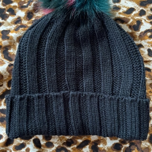 Brand New DKNY Black Knit Hat & Touchscreen Gloves Set Multicolored Faux Fur Pom - Picture 10 of 13